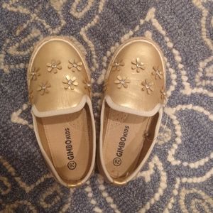 NWOT Gold Flower Slip On Shoes